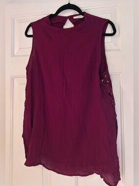 NWOT Sophie Rue Sleeveless Lace-Up Side Sleeveless Top - Magenta, Sz L